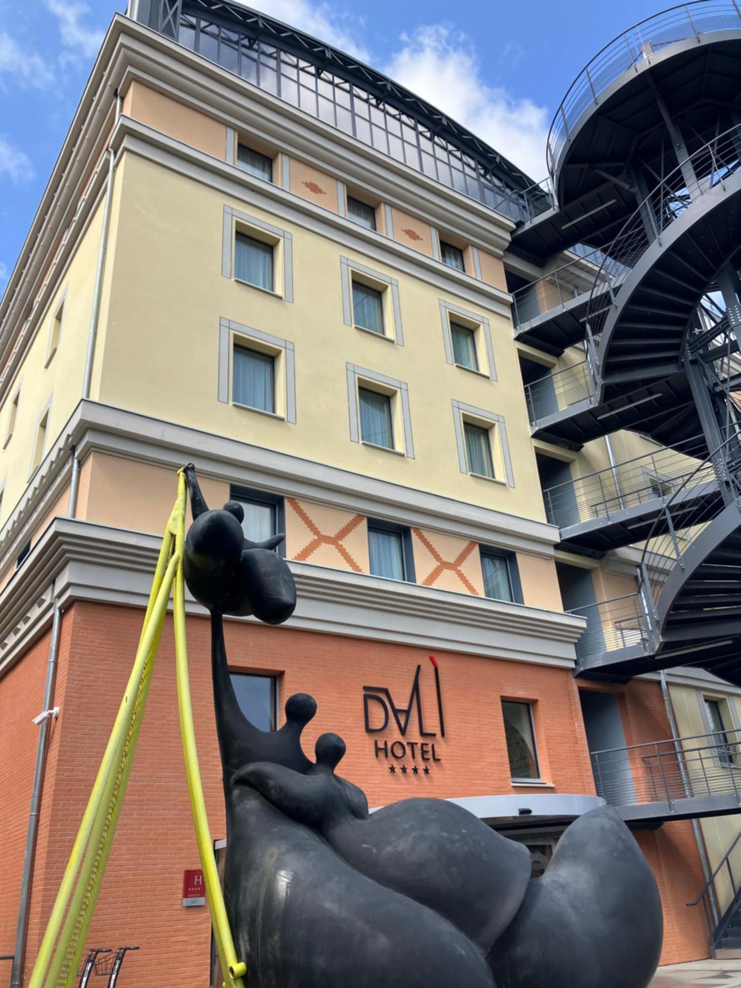 Dali Hotel מונטובן מראה חיצוני תמונה