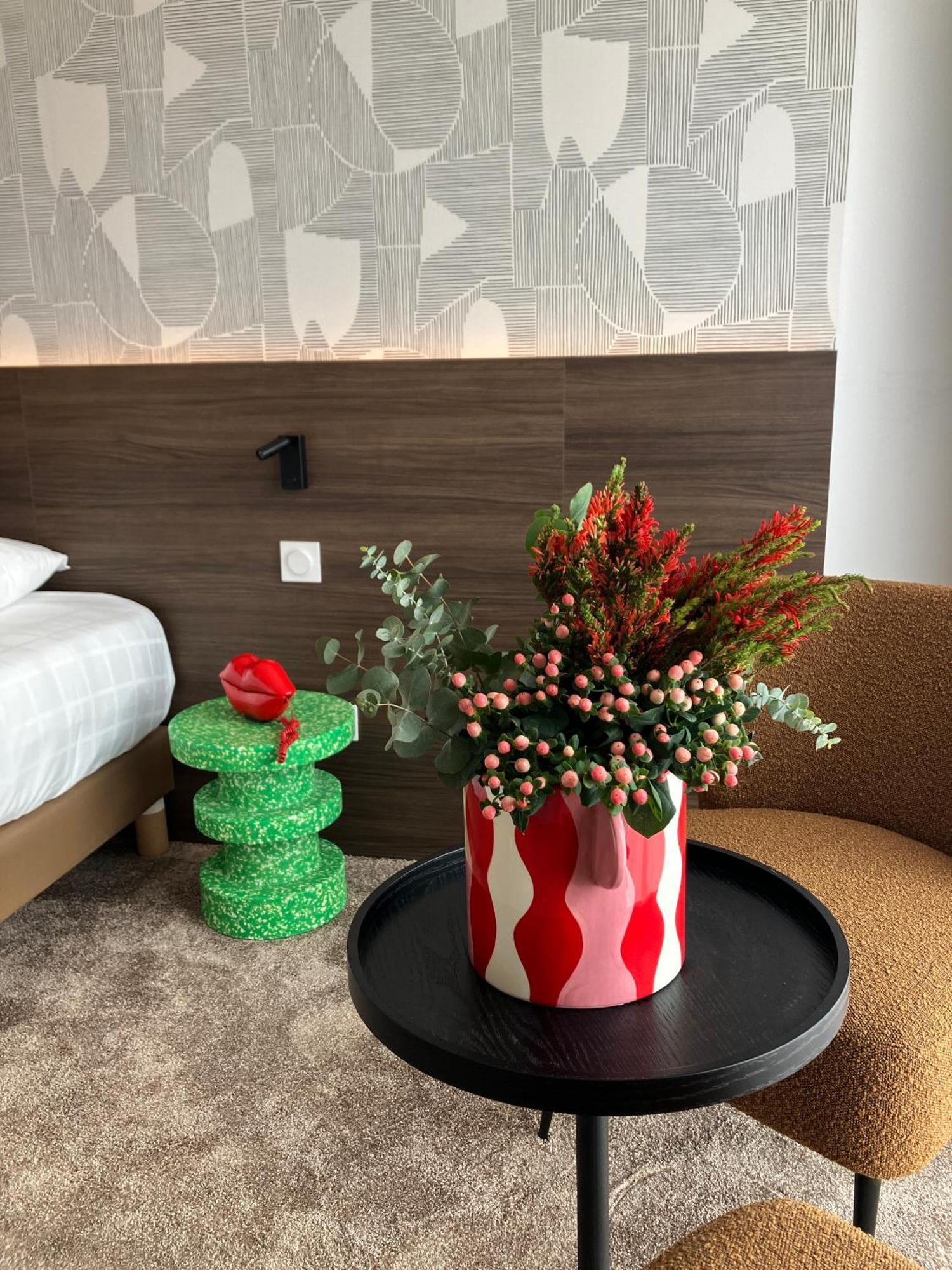 Dali Hotel מונטובן מראה חיצוני תמונה